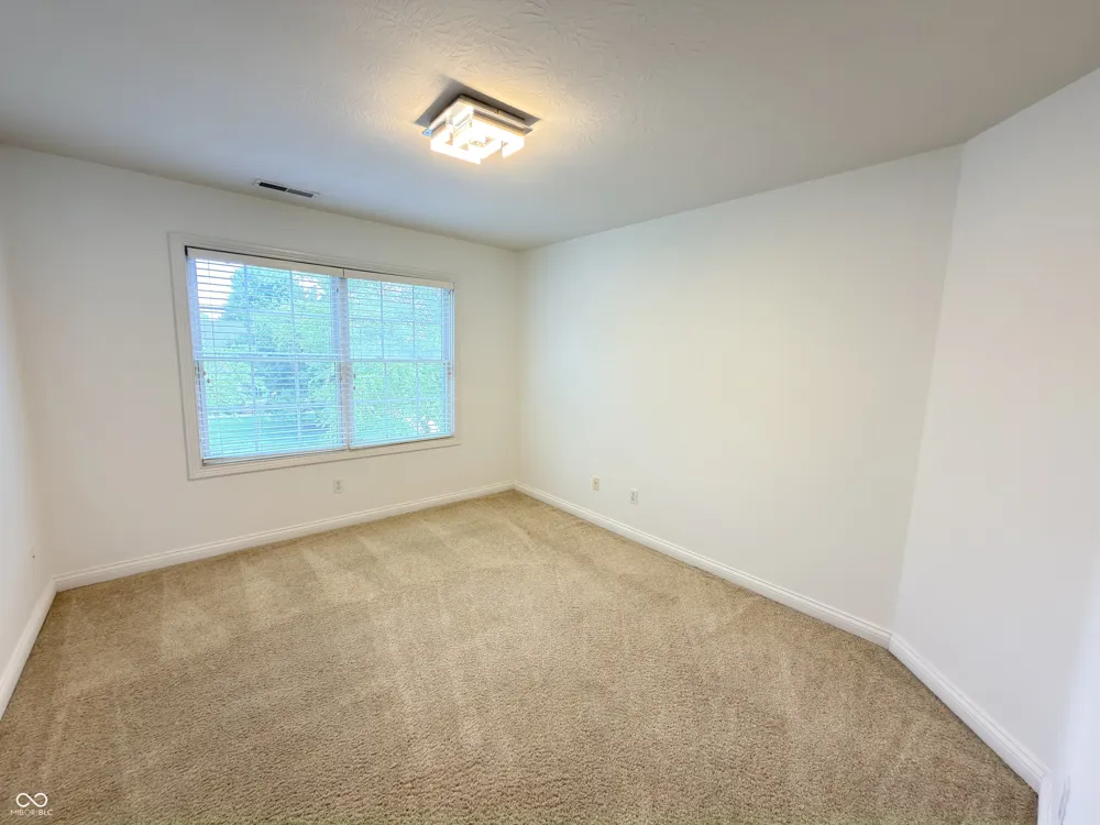 8605 Shamrock Lane Yorktown, IN 47396