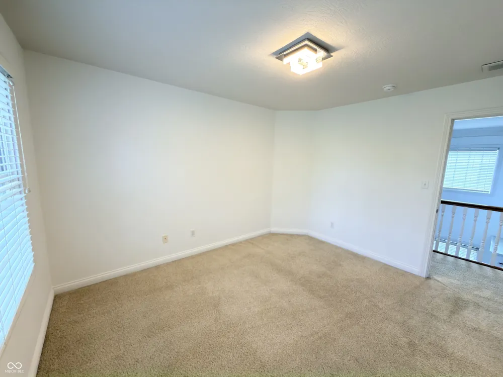 8605 Shamrock Lane Yorktown, IN 47396