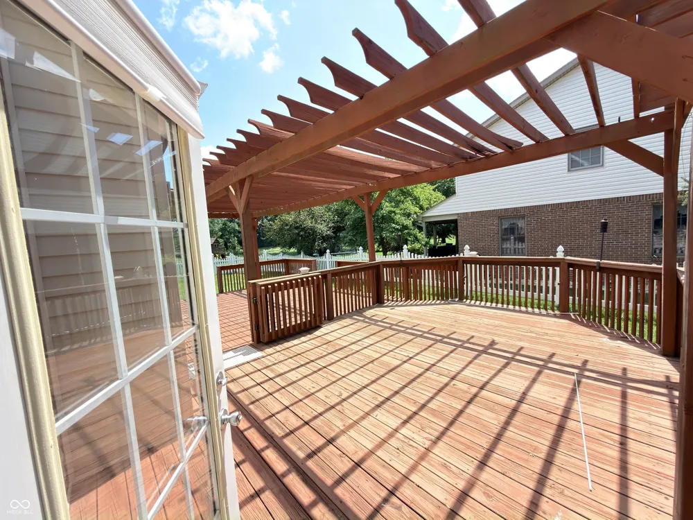 8605 Shamrock Lane Yorktown, IN 47396