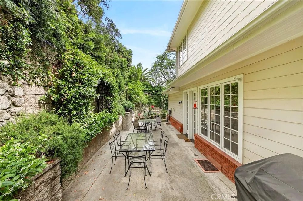 465 W Highland Avenue Sierra Madre, CA 91024