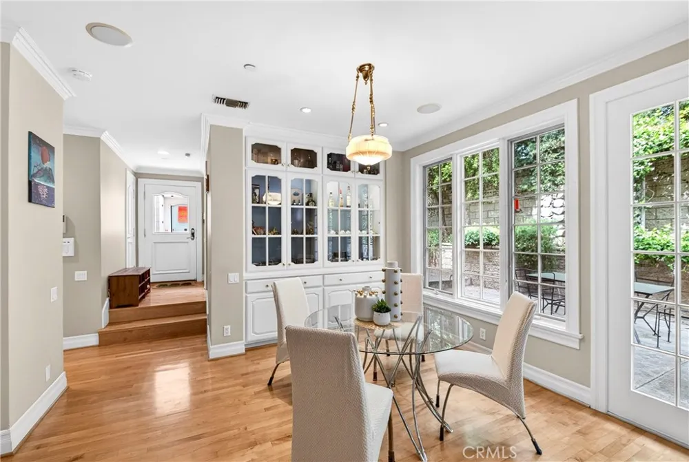 465 W Highland Avenue Sierra Madre, CA 91024