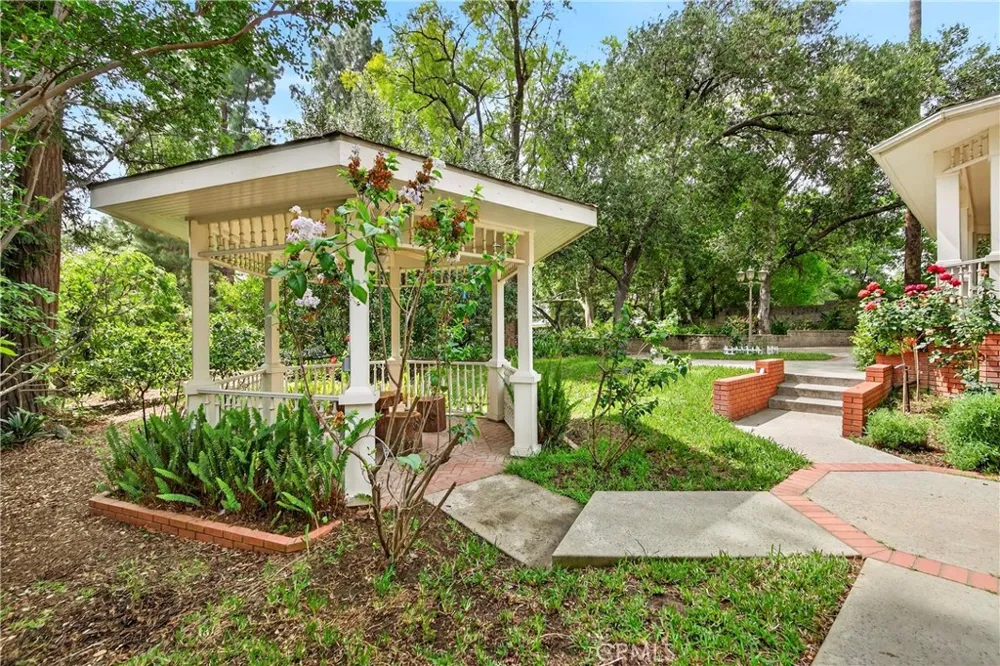 465 W Highland Avenue Sierra Madre, CA 91024