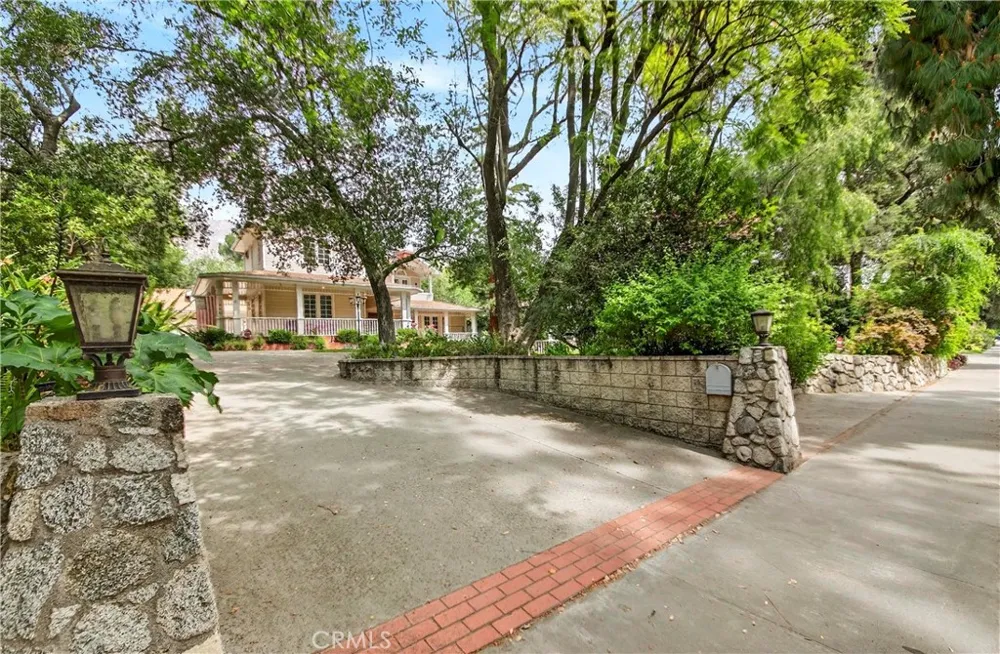 465 W Highland Avenue Sierra Madre, CA 91024