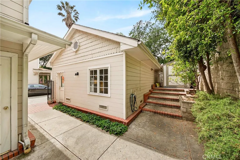 465 W Highland Avenue Sierra Madre, CA 91024