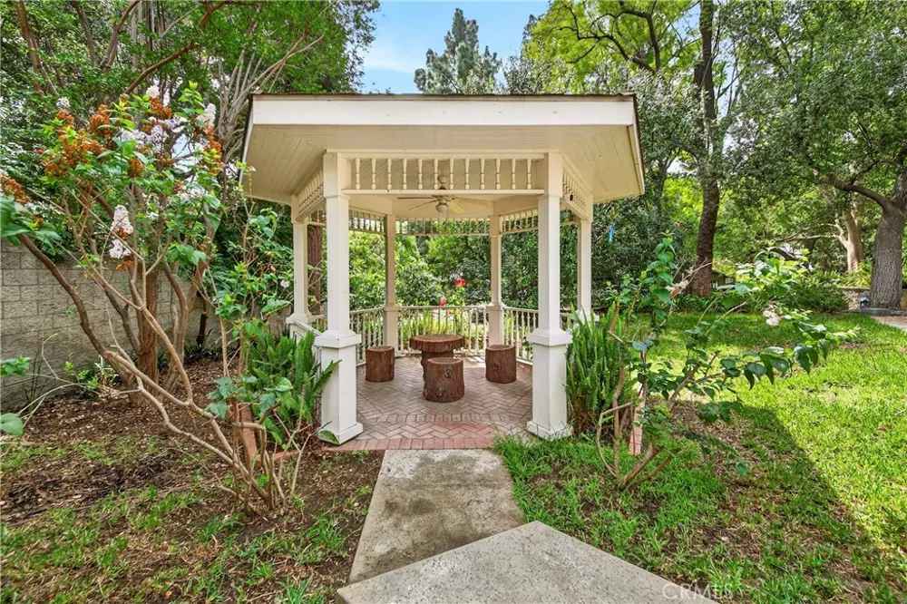465 W Highland Avenue Sierra Madre, CA 91024