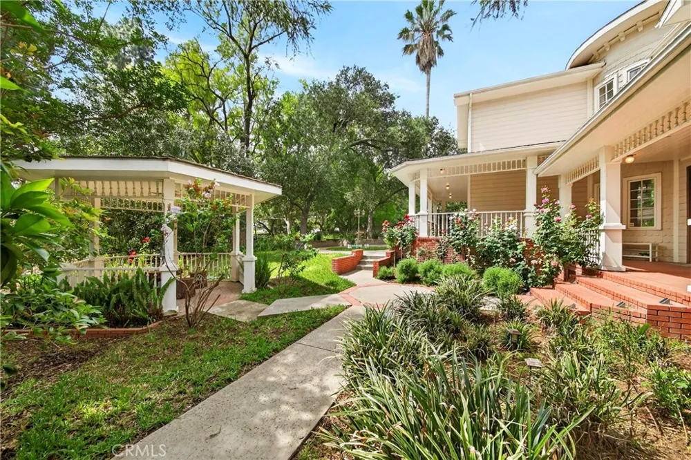 465 W Highland Avenue Sierra Madre, CA 91024