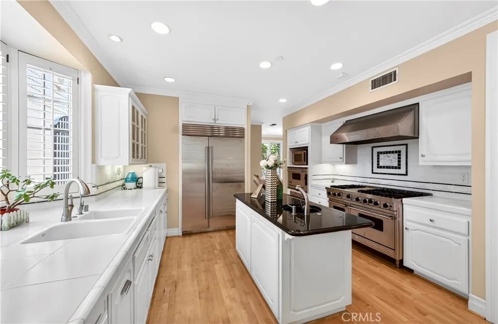 465 W Highland Avenue Sierra Madre, CA 91024