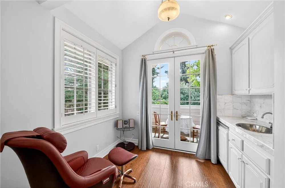 465 W Highland Avenue Sierra Madre, CA 91024