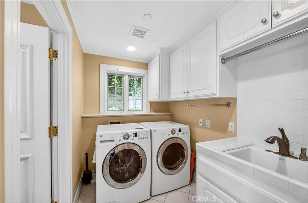 465 W Highland Avenue Sierra Madre, CA 91024
