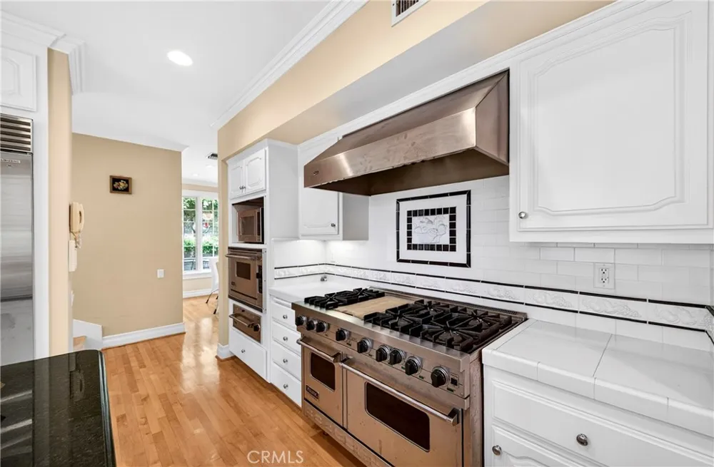 465 W Highland Avenue Sierra Madre, CA 91024