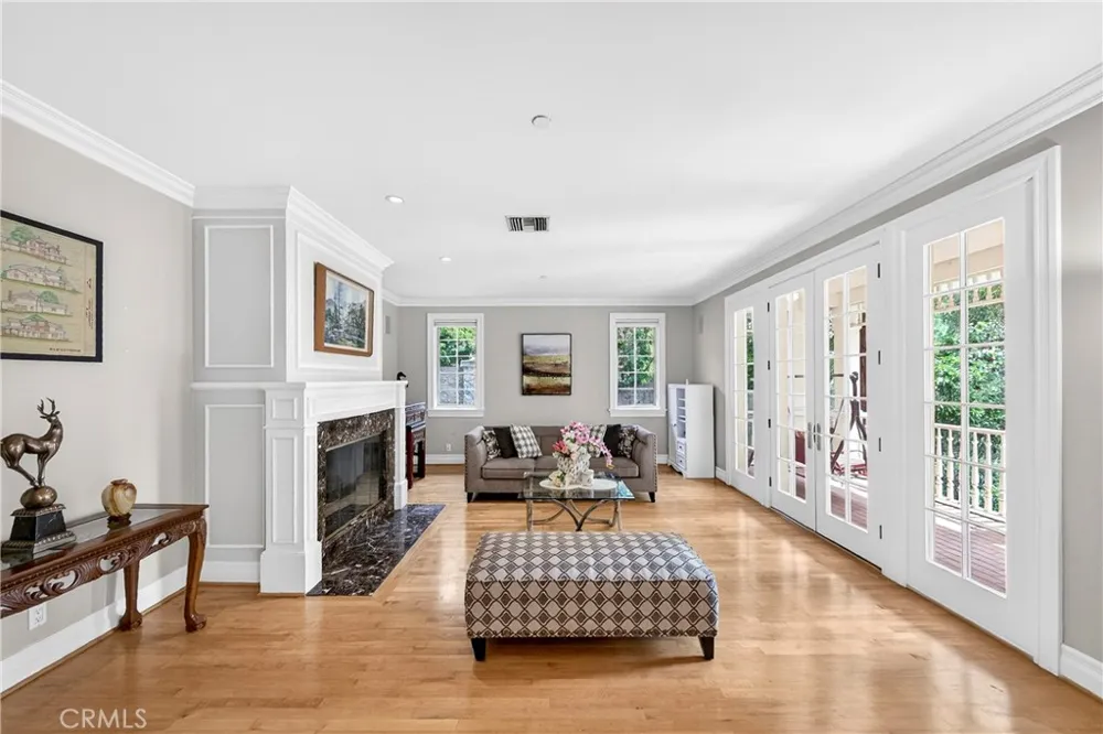 465 W Highland Avenue Sierra Madre, CA 91024