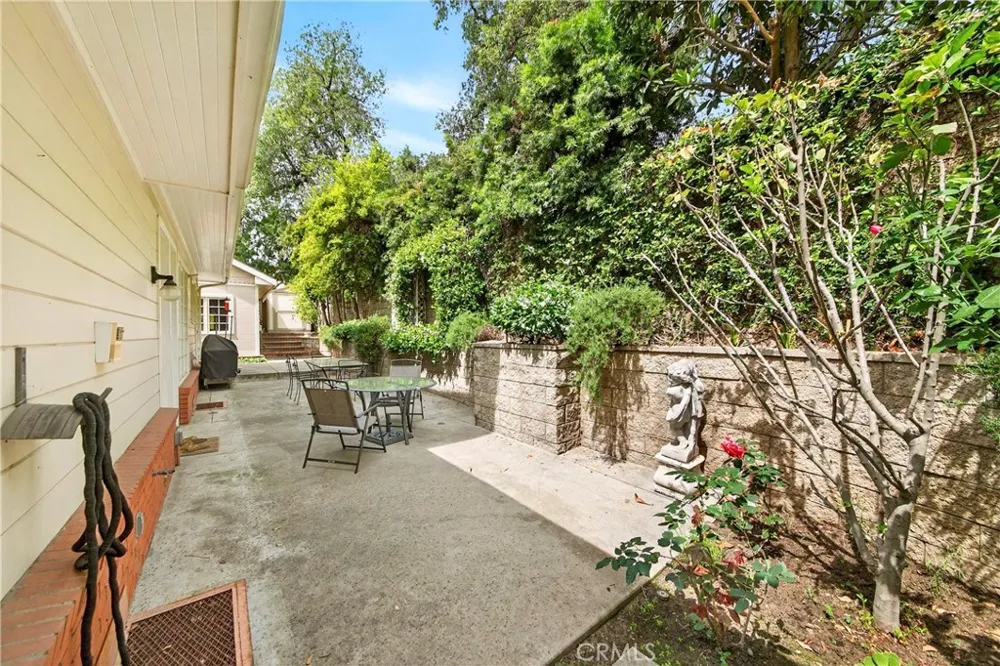 465 W Highland Avenue Sierra Madre, CA 91024
