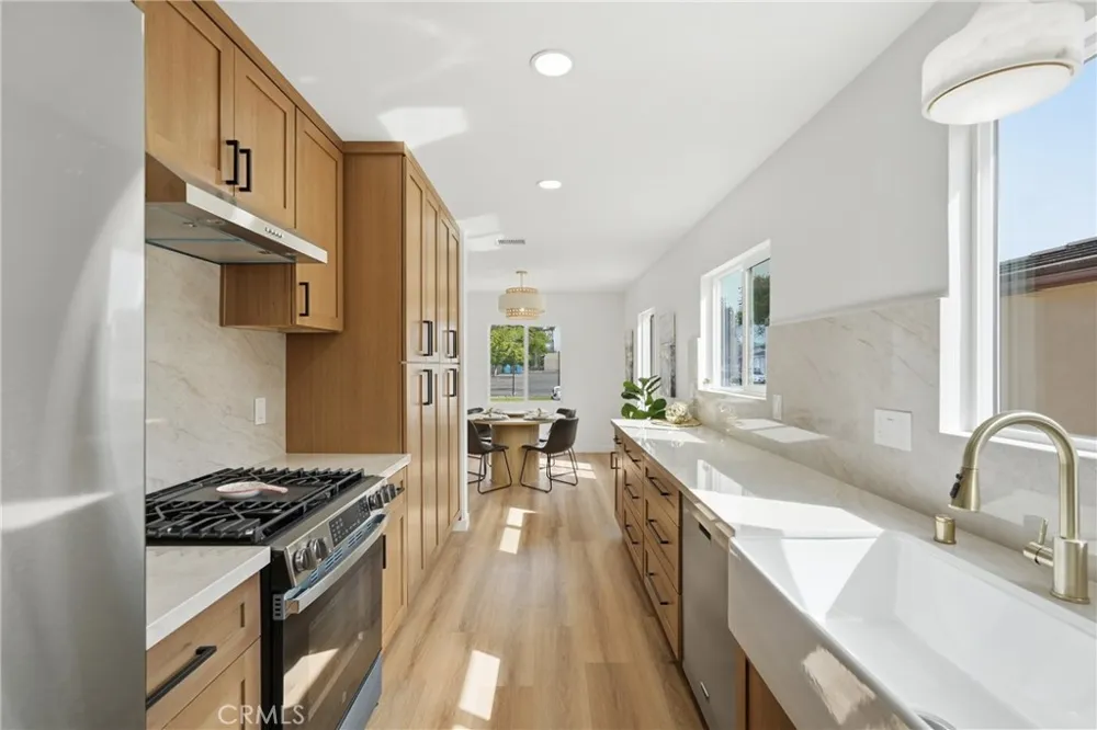 6926 E Peabody Long Beach, CA 90808