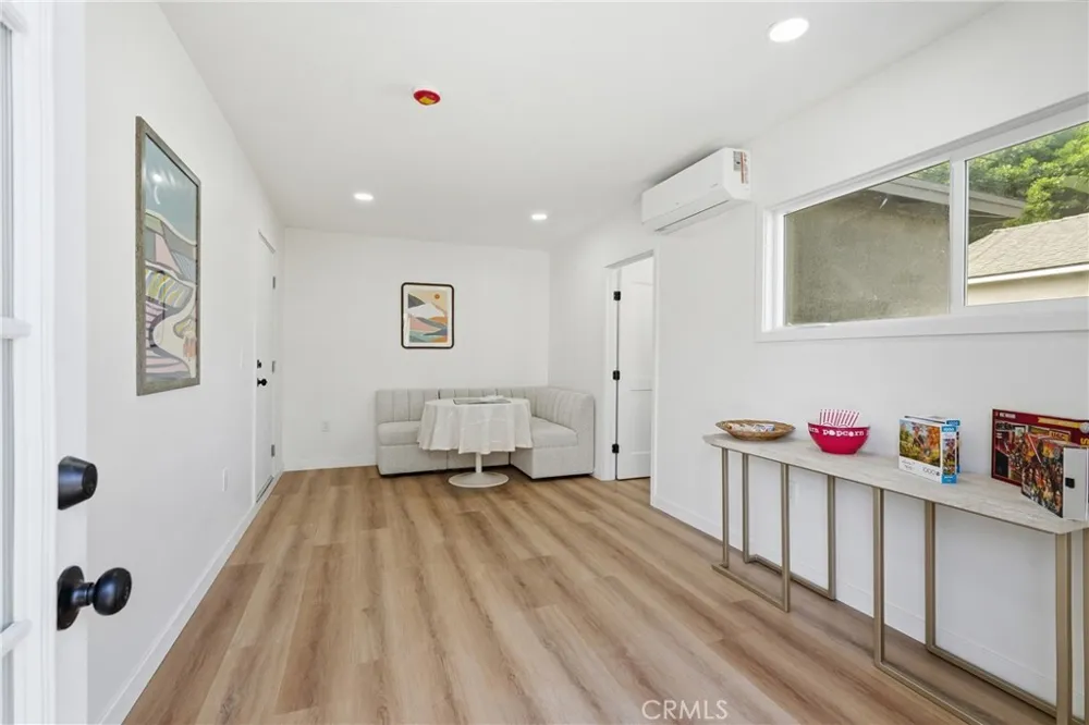 6926 E Peabody Long Beach, CA 90808