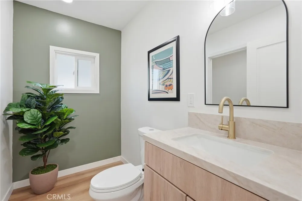 6926 E Peabody Long Beach, CA 90808
