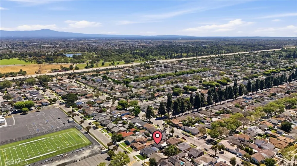 6926 E Peabody Long Beach, CA 90808