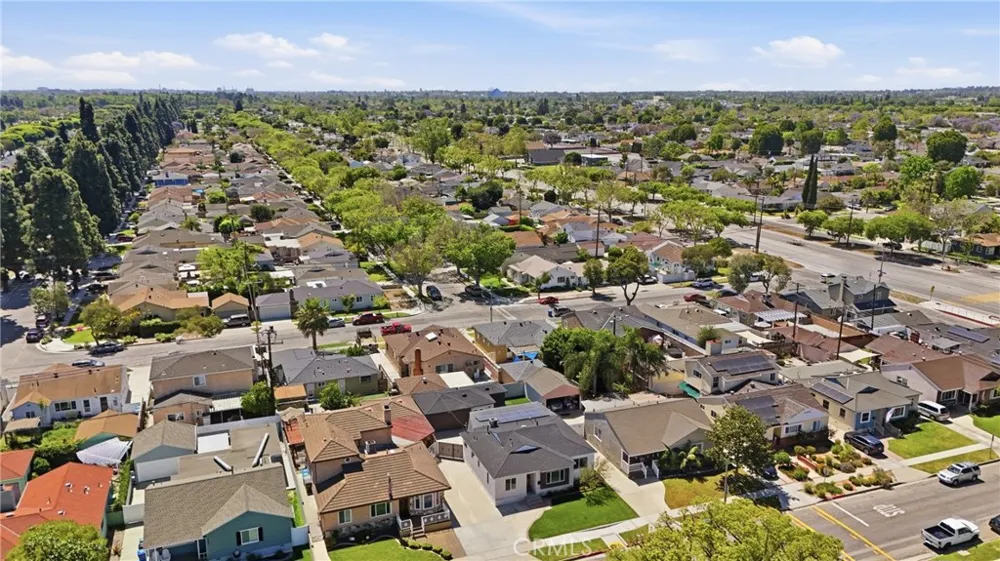 6926 E Peabody Long Beach, CA 90808
