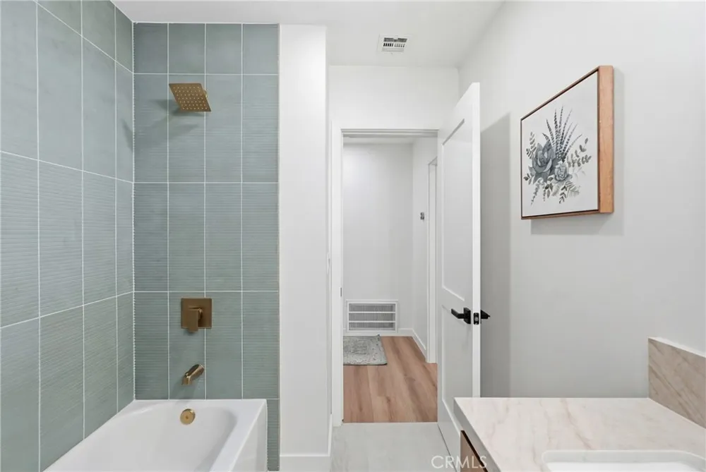 6926 E Peabody Long Beach, CA 90808
