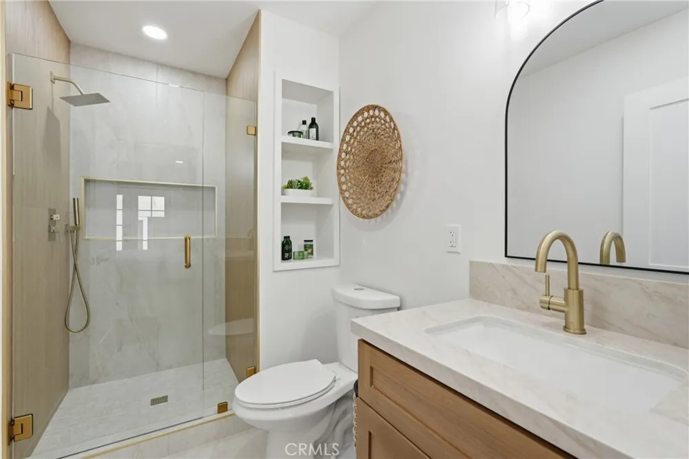 6926 E Peabody Long Beach, CA 90808