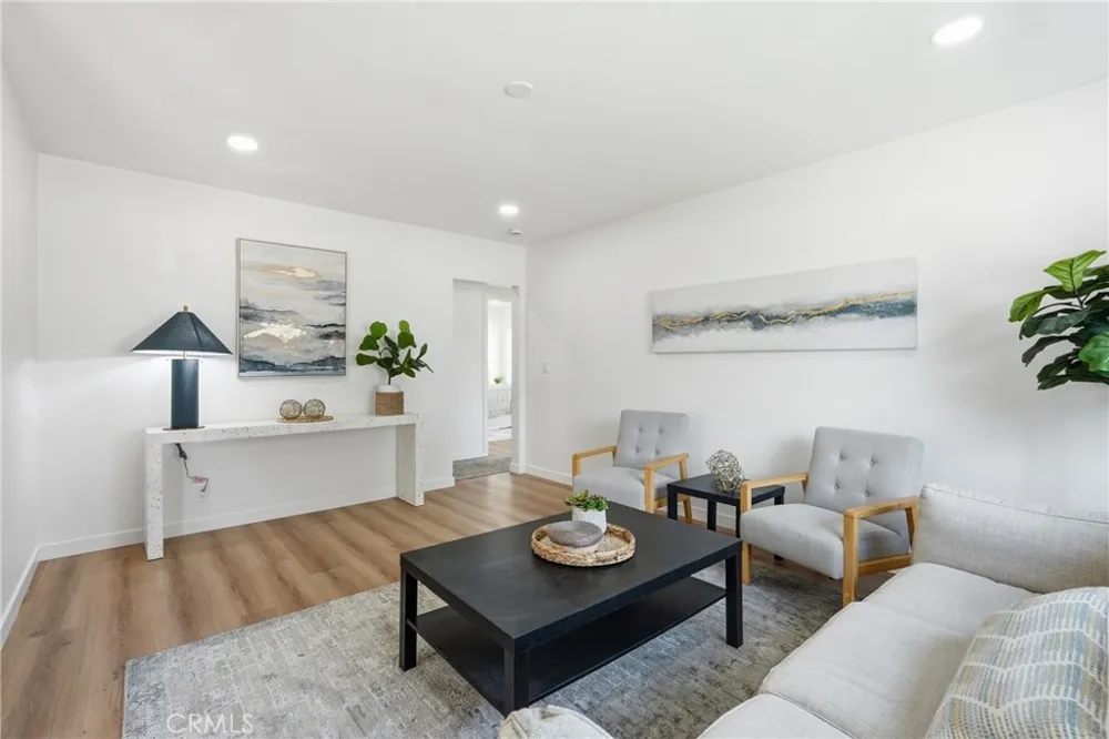 6926 E Peabody Long Beach, CA 90808