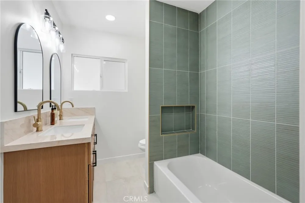 6926 E Peabody Long Beach, CA 90808