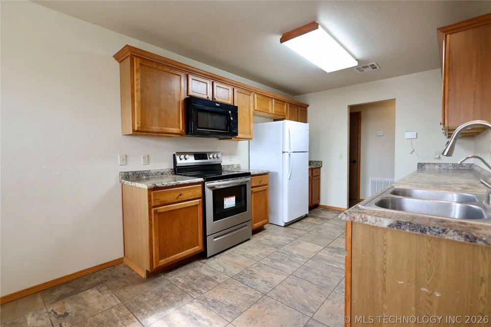 2211 Hines Court Sulphur, OK 73086