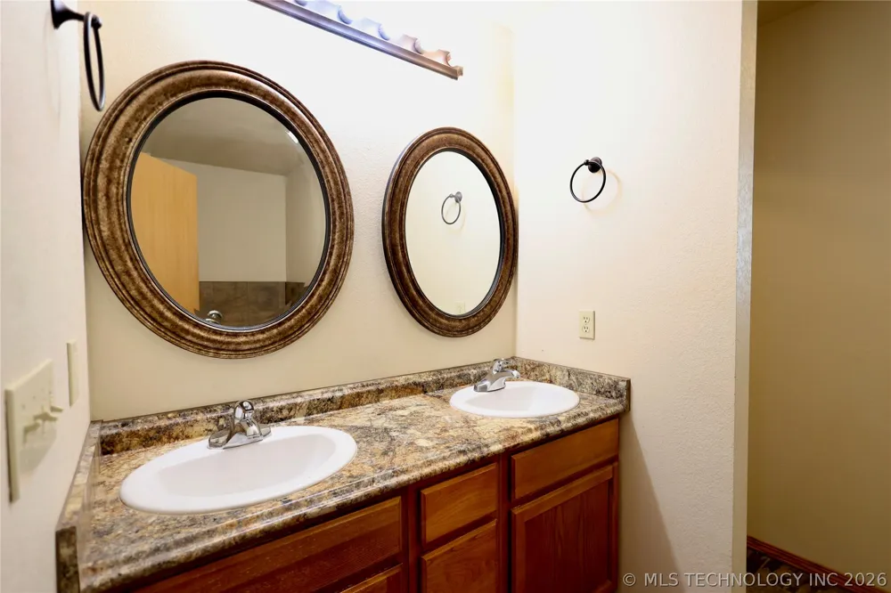 2211 Hines Court Sulphur, OK 73086
