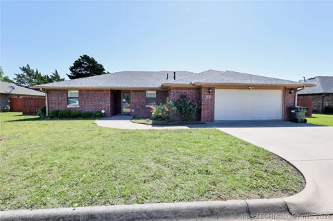2211 Hines Court