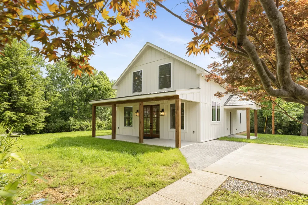 97 Barnwell Ave Centerville, TN 37033