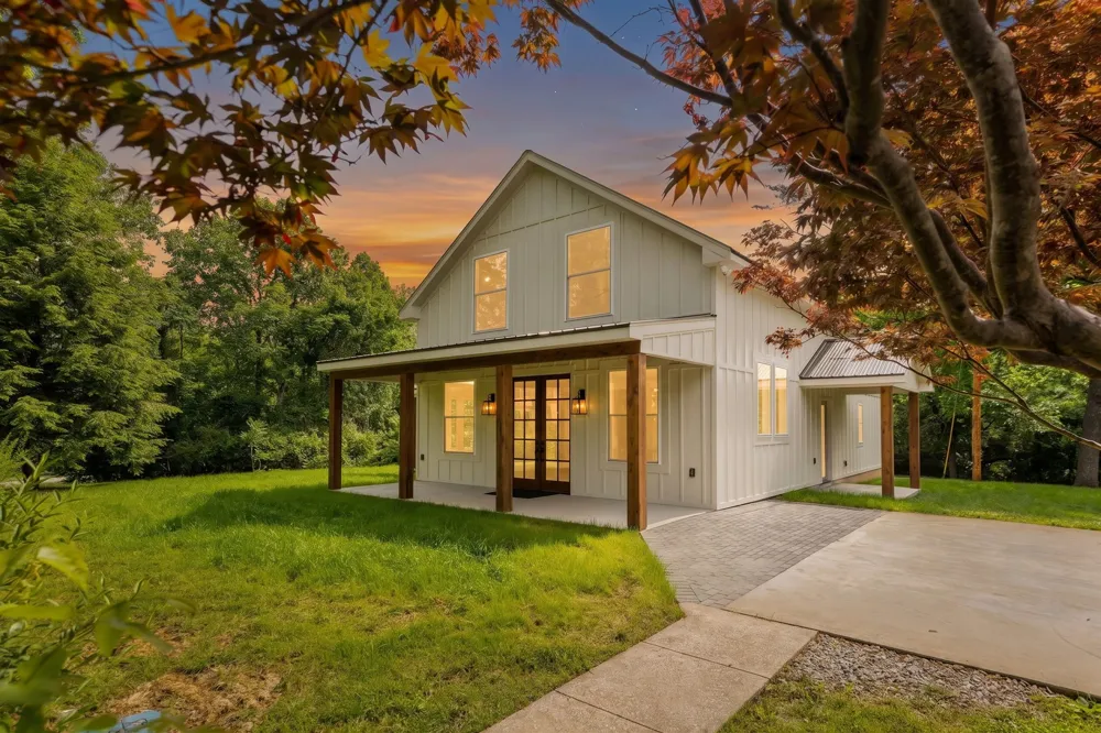 97 Barnwell Ave Centerville, TN 37033