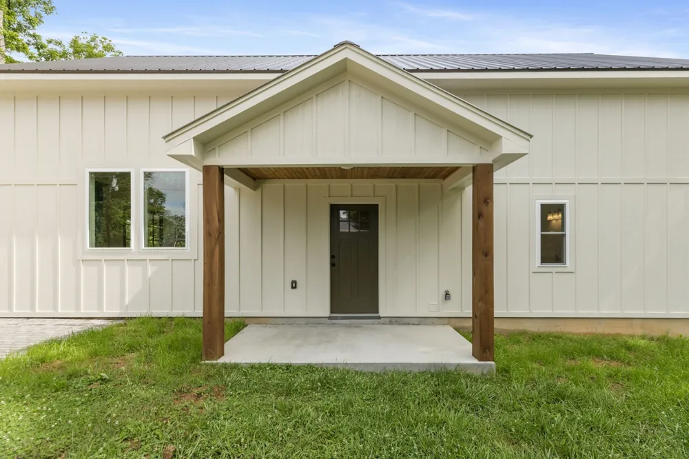 97 Barnwell Ave Centerville, TN 37033
