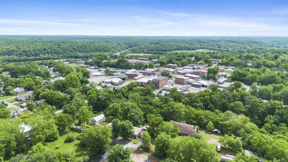 97 Barnwell Ave Centerville, TN 37033