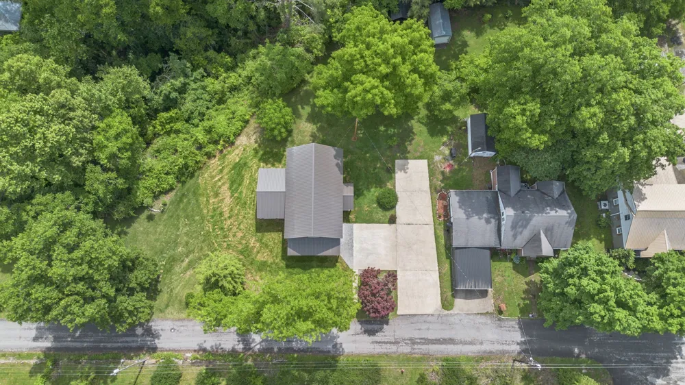 97 Barnwell Ave Centerville, TN 37033