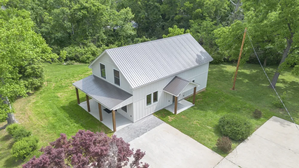 97 Barnwell Ave Centerville, TN 37033