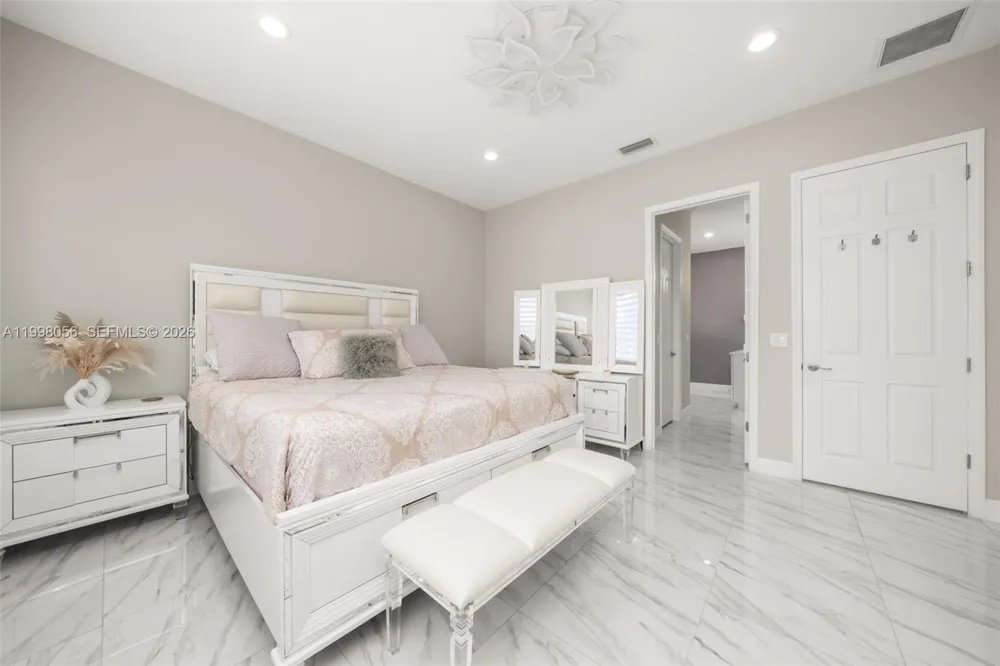 2009 Flower Sebring, FL 33875