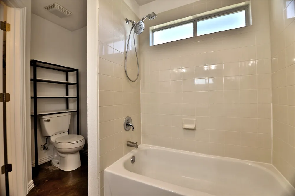 152 Round Up Drive Liberty Hill, TX 78642