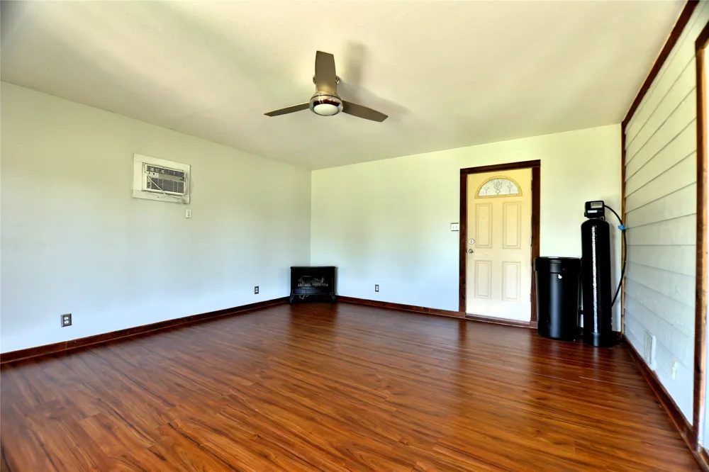 152 Round Up Drive Liberty Hill, TX 78642