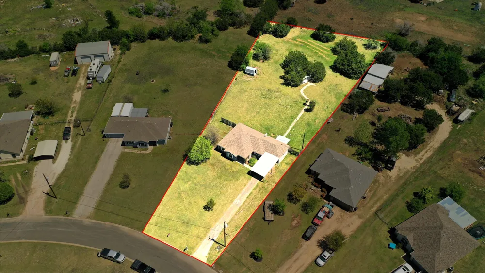 152 Round Up Drive Liberty Hill, TX 78642