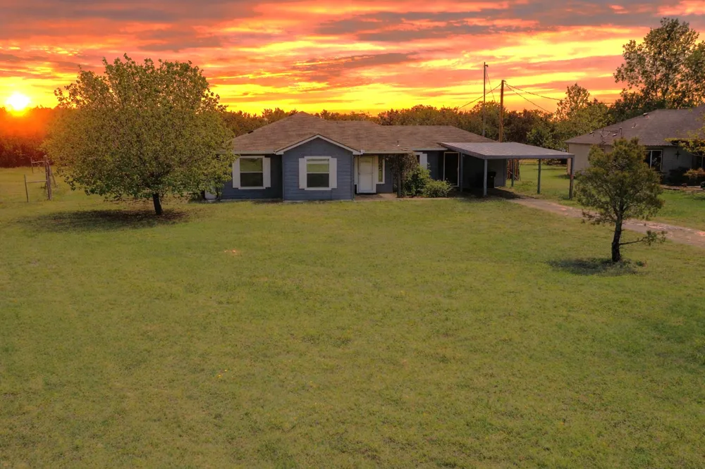 152 Round Up Drive Liberty Hill, TX 78642