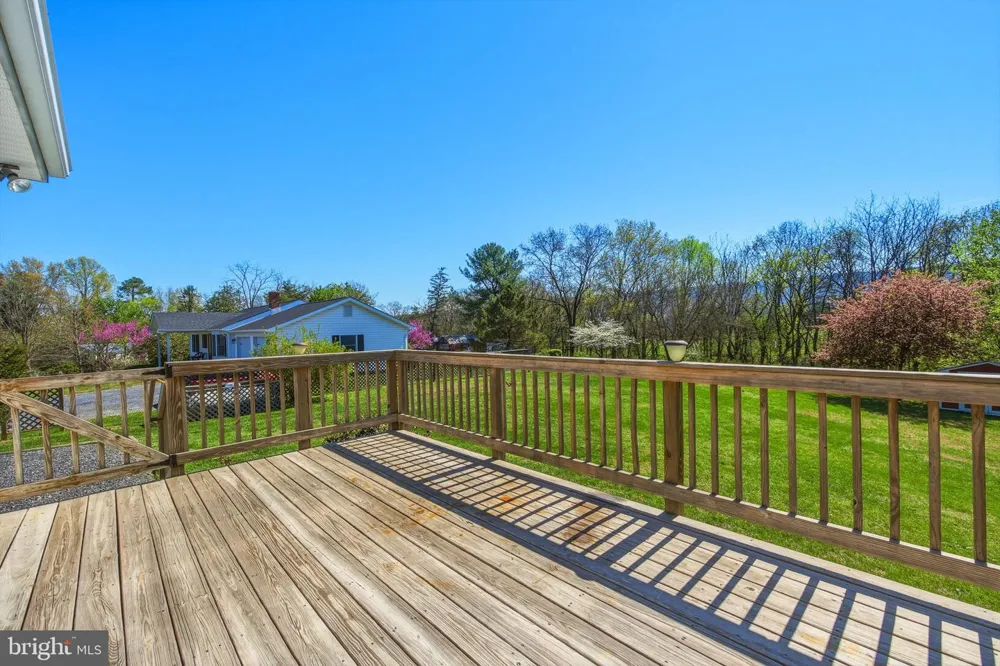 515 HOLLINGSWORTH ROAD Woodstock, VA 22664