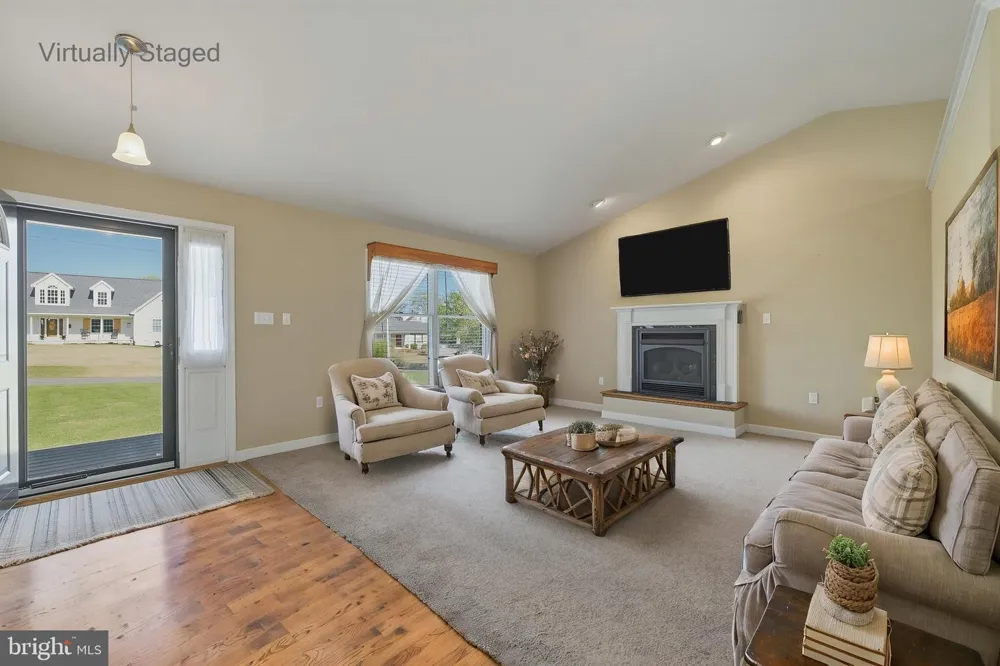 515 HOLLINGSWORTH ROAD Woodstock, VA 22664