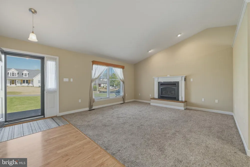 515 HOLLINGSWORTH ROAD Woodstock, VA 22664