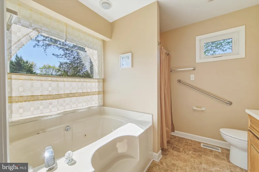515 HOLLINGSWORTH ROAD Woodstock, VA 22664