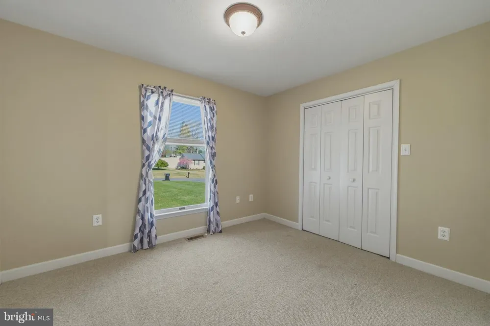 515 HOLLINGSWORTH ROAD Woodstock, VA 22664