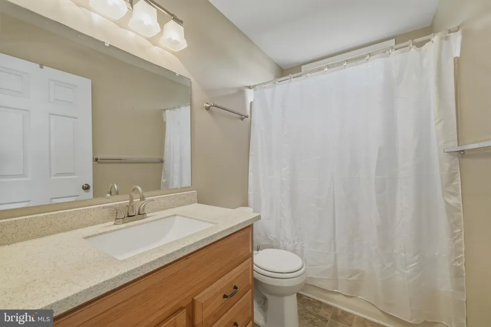 515 HOLLINGSWORTH ROAD Woodstock, VA 22664
