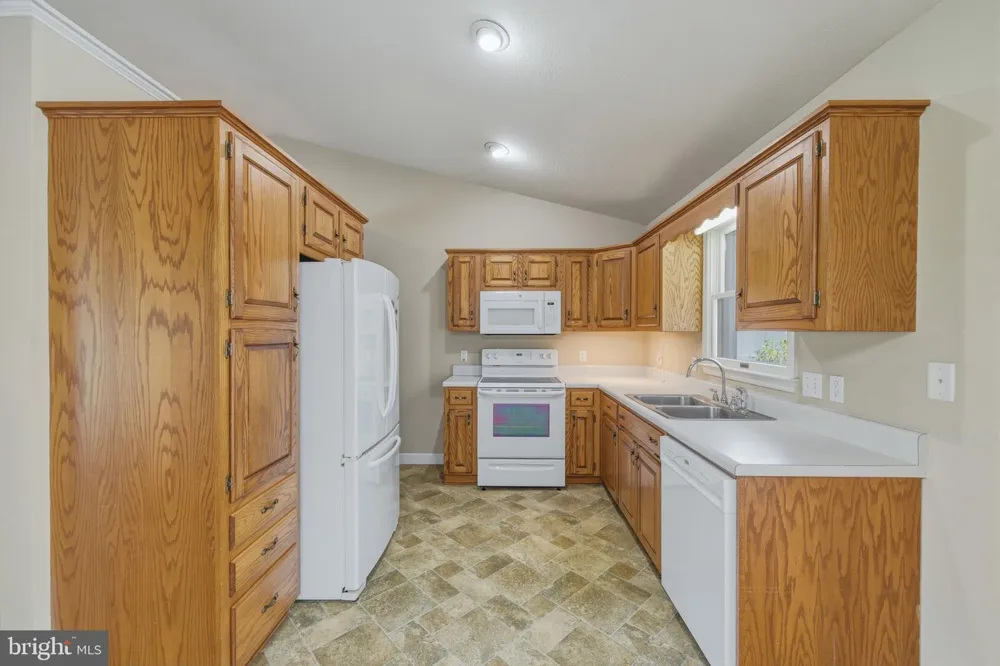 515 HOLLINGSWORTH ROAD Woodstock, VA 22664