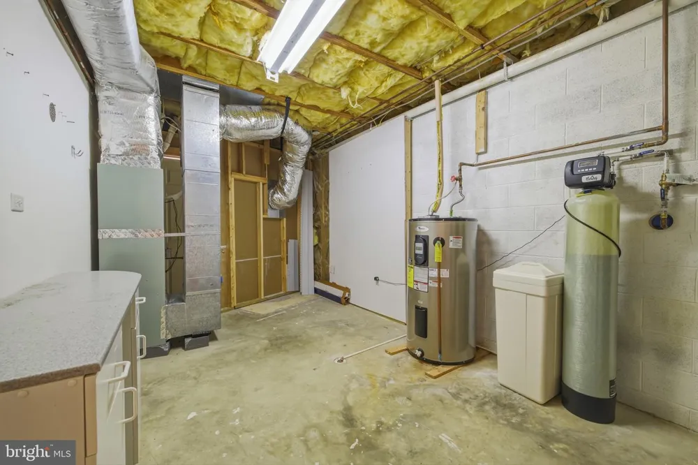 515 HOLLINGSWORTH ROAD Woodstock, VA 22664