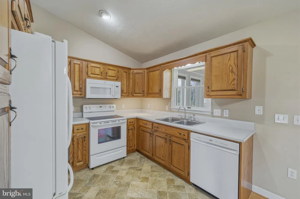 515 HOLLINGSWORTH ROAD Woodstock, VA 22664