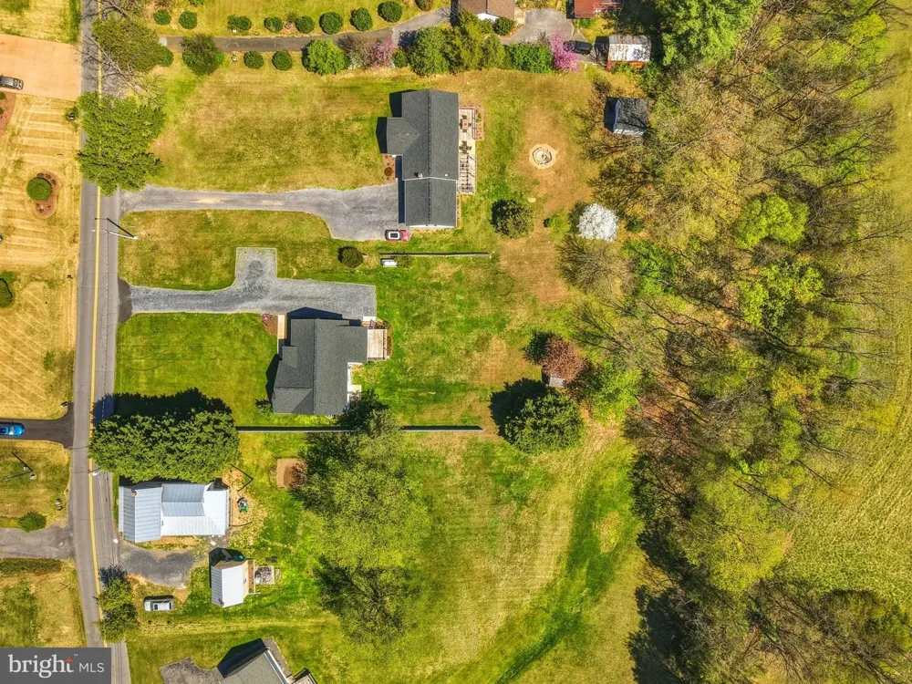 515 HOLLINGSWORTH ROAD Woodstock, VA 22664