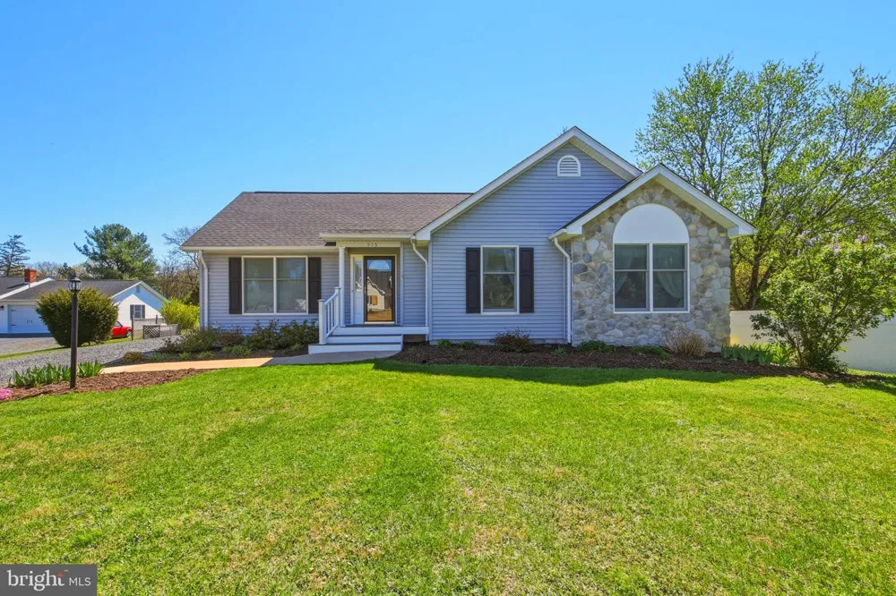 515 HOLLINGSWORTH ROAD Woodstock, VA 22664